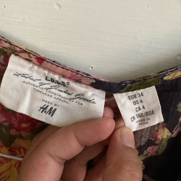 H&M Empress Dress // Floral Lace-Up Dress - Picture 10 of 10